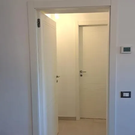 B&B 